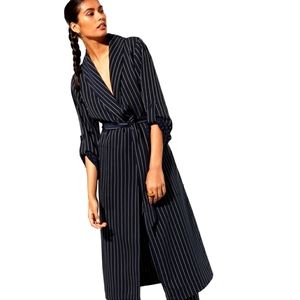Aritzia Babaton Kahlo Robe